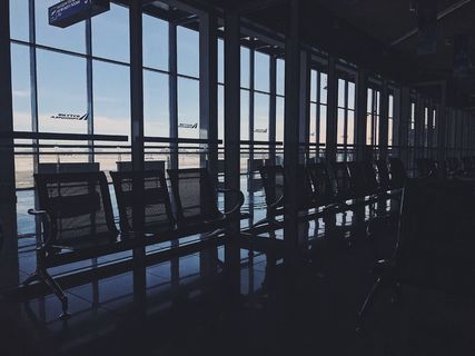 空空的机场休息室座椅 空空的机场休息室座椅