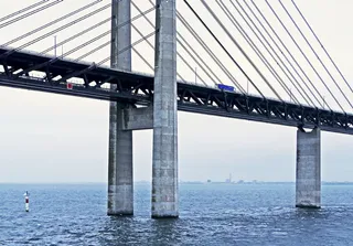 俄勒海峡大桥，拖拉机，40吨级，支柱，塔架，桥墩，斜拉桥，双层