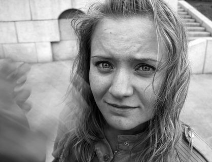 女孩，女人，bw，肖像，头像，看着相机，一个人，真人