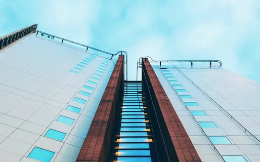 低角度摄影,高,高层建筑,棕色,灰色,高层,建筑 低角度摄影,高,高层建筑,棕色,灰色,高层,建筑