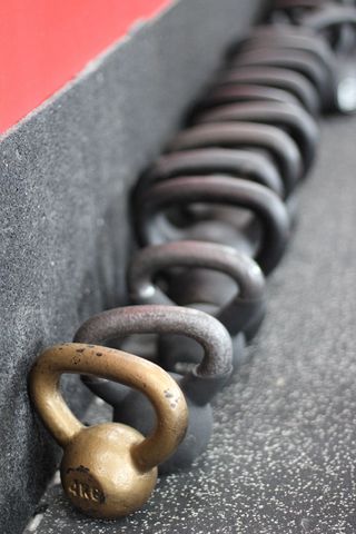 哑铃，黑色，金色，4公斤，重量，公斤，特写，金属