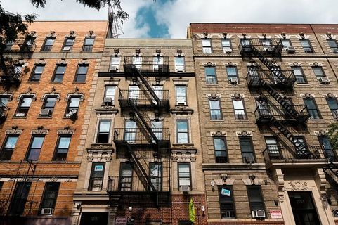 棕色，混凝土，多层建筑，楼梯，白天，高层，建筑