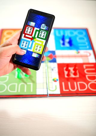 游戏，棋盘，ludo，child，骰子，蓝色，绿色，黄色