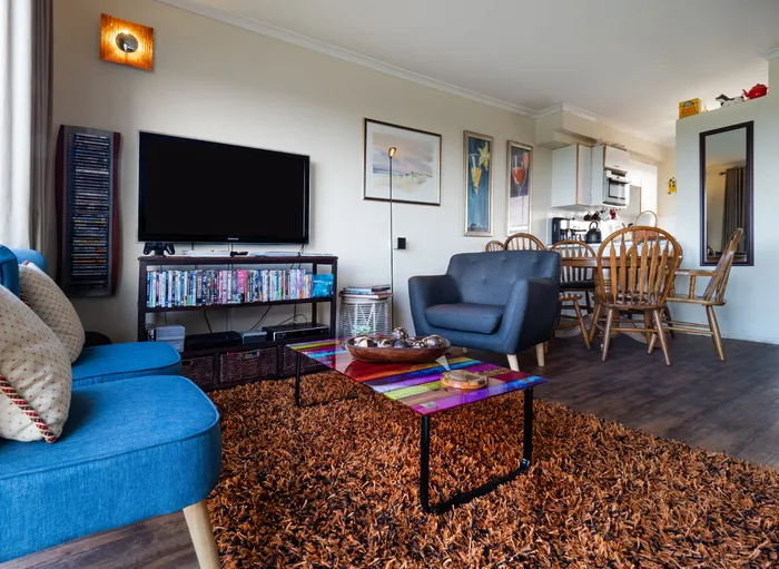 开放式休息室、室内、房间、住宅、公寓、客厅、家具、桌子