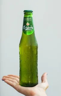 绿色玻璃酒瓶 绿色玻璃酒瓶