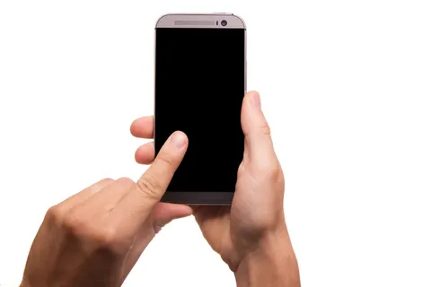 person,holding,gray,htc,one,m8,m 8智能手机,智能手机 person,holding,gray,htc,one,m8,m 8智能手机,智能手机