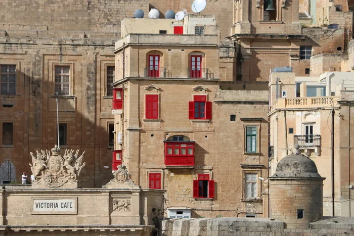 棕色混凝土建筑，瓦莱塔，马耳他，维多利亚凯特，建筑，著名地点，历史，建筑结构