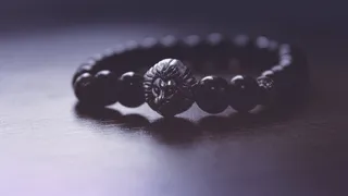 配件，艺术品，珠子，黑色，黑白，手镯，阴影，选择性聚焦