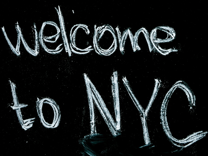 黑色背景，带欢迎使用纽约市文字叠加