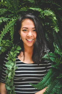 爱好大厅、植物、微笑、亚洲人、女孩、幸福、快乐、快乐