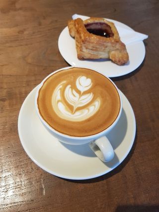 咖啡，糕点，丹麦，咖啡杯，饮料，咖啡-饮料，食品和饮料，点心