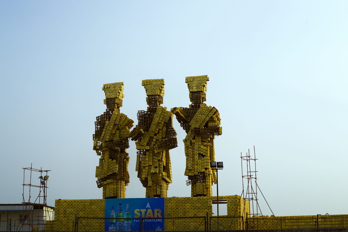 天空，晴朗的天空，建筑结构，建筑，自然，白天，建筑外观，复制空间