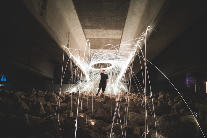 钢丝绒, 火花, 火, 夜, 一个人, 真实的人, 照明, 建筑