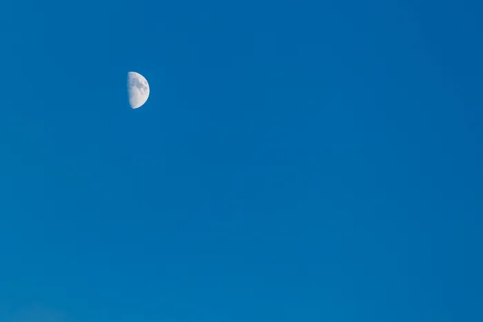 蓝天, 半个月亮, 月亮, 天空, 蓝色, 月光, 自然, 夜