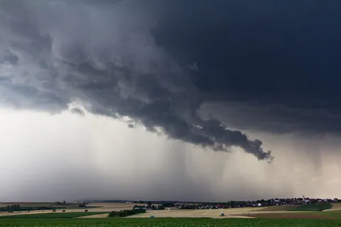 积雨云,风暴狩猎,气象学,雷暴,风暴,格带,雨足,沉淀物 积雨云,风暴狩猎,气象学,雷暴,风暴,格带,雨足,沉淀物