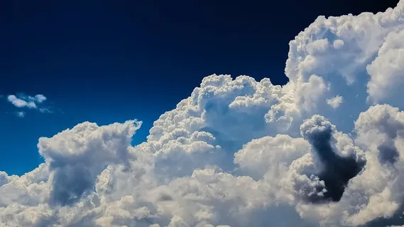 白色,云,蓝色,天空,白天,云,积云,自然 白色,云,蓝色,天空,白天,云,积云,自然