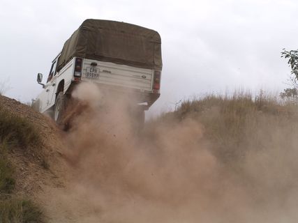 白色、旅行、土路、白天、卡车、Suv、车辆、室外