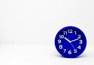 圆形、蓝色、模拟、墙壁、时钟、阅读、10:11、闹钟