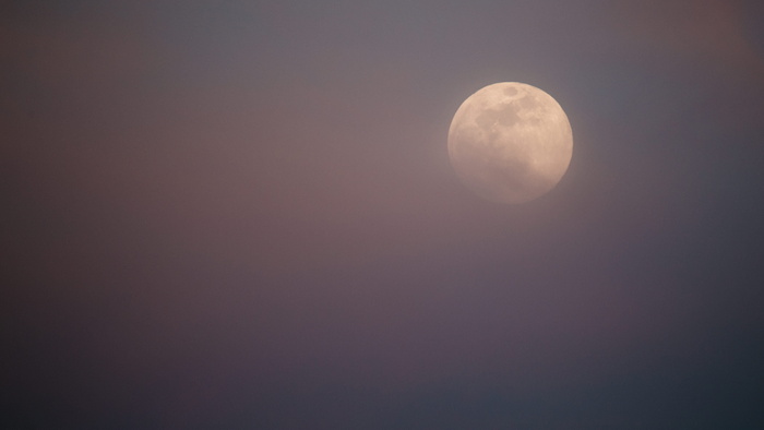 满月、月亮、夜间、黑暗、夜晚、云、天空、天文学