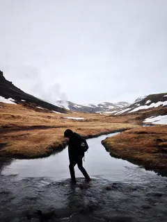 人、行走、河流、棕色、山脉、白天、剪影、图片 人、行走、河流、棕色、山脉、白天、剪影、图片