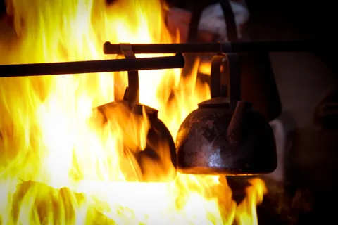 芬兰，火，小屋，茶，水壶，茶壶，火焰，室内