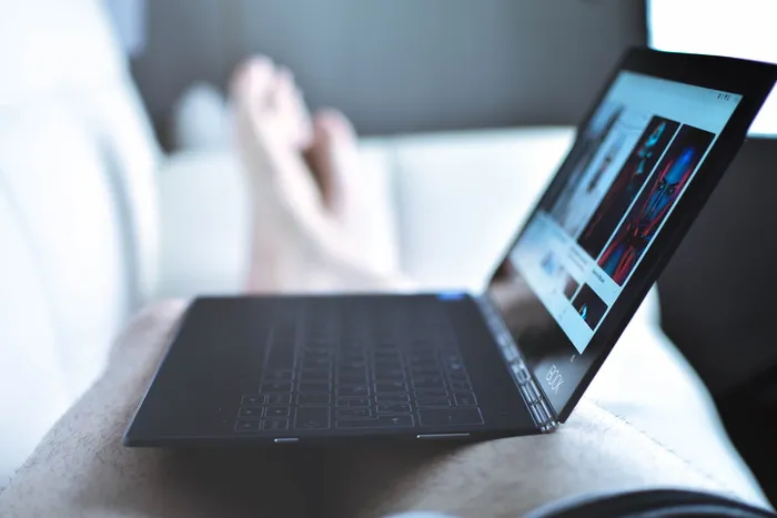 黑色笔记本电脑，笔记本电脑，腿，电脑，平板电脑，windows，技术，技术