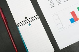 做财务记录和拍照