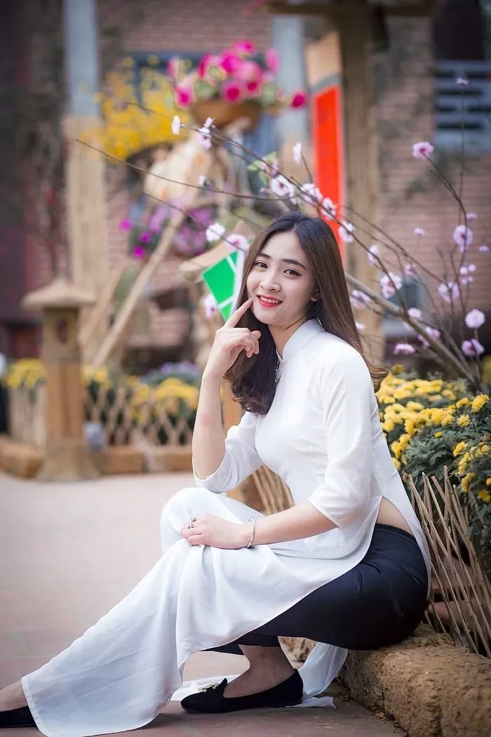 女式白色3/4袖连衣裙