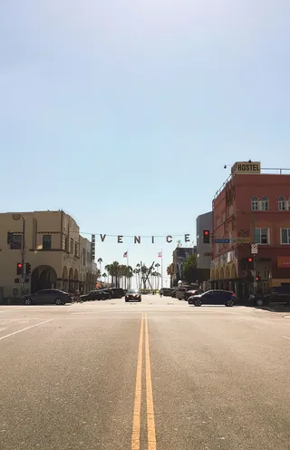 美国，洛杉矶，100 windward ave，beach，Bulls，billboard，cartel，usa