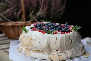 蛋糕、蛋白酥皮、糖果、食品和饮料、食品、水果、新鲜度、健康饮食