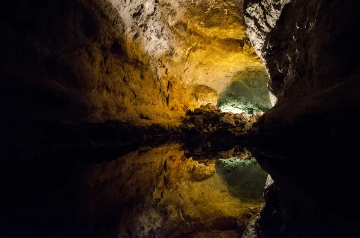 西班牙、arrieta、cueva de los verdes、reflection、water、cave、橙色、蓝色