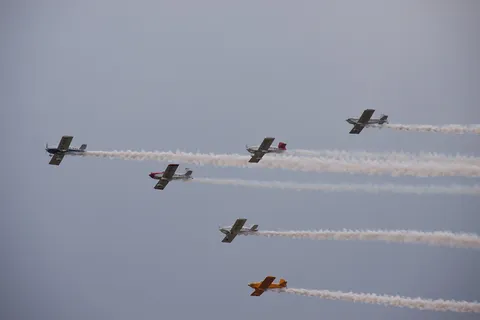 航展,空中,飞行,飞机,螺旋桨,云,编队,跟随 航展,空中,飞行,飞机,螺旋桨,云,编队,跟随