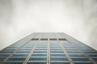 建筑、建筑、窗户、商业、企业、办公室、天空、云层