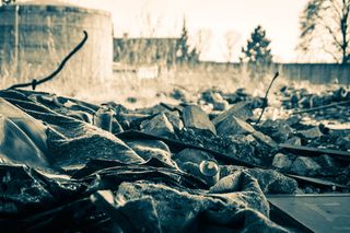 破坏、碎片、坍塌、户外、关注前景、白天、无人、自然