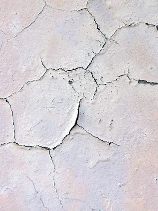 混凝土表面有油漆刮痕