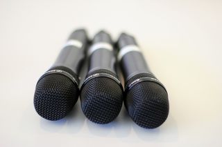 麦克风、增强器、放大器、歌唱、人声麦克风、特写、聚焦前景、艺术文化和娱乐