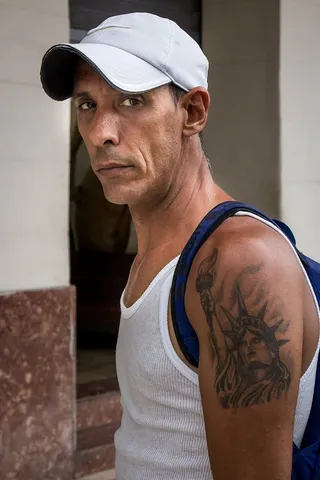 男人，帽子，脸，人，成年人，人，长相，男人