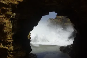 洞穴、海洋、侵蚀、隧道、地质、海滩、水、岩石