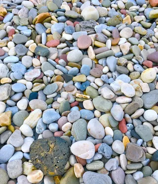 各色砾石，卵石，海岸，岩石，海滩，石头海滩，海岸，自然