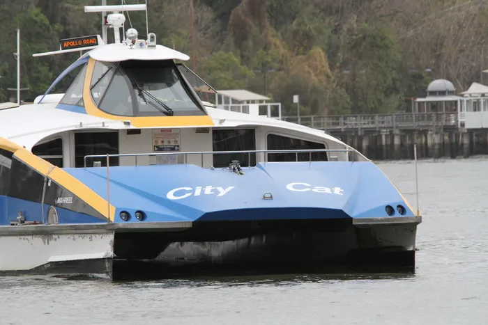 白色，蓝色，船，身体，水，白天，布里斯班，水上出租车