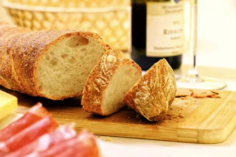 面包，法式面包，小吃，晚祷，黄疸，Wurstplate，肉，奶酪