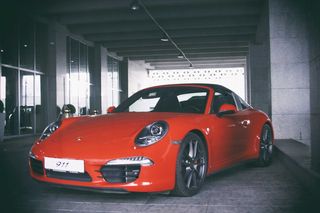 蒙古，乌兰巴托，天，街道，汽车，红色汽车，红色，尼斯