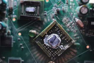 采购产品费用，电容器，电阻器，装置，芯片，印刷电路板，技术，计算装置