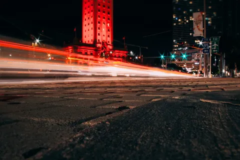 美国巴尔港,巴尔港商店,汽车,红色,迈阿密,夜间摄影,夜间摄影 美国巴尔港,巴尔港商店,汽车,红色,迈阿密,夜间摄影,夜间摄影