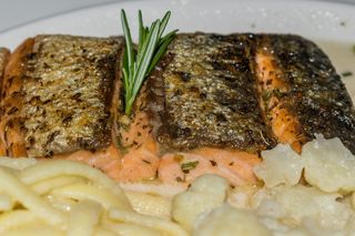 鲑鱼，鱼片，皮肤，食物，食物，鱼，鲑鱼鱼片，皮肤，食物，鱼