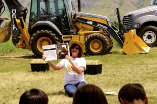 adam winger logan utah，交通方式，场地，真人，白天，交通，土地，草地