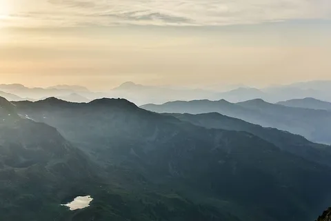 山,有盖,雾,白天,空中,照片,绿色,森林 山,有盖,雾,白天,空中,照片,绿色,森林