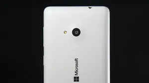 lumia 525，智能手机，评论，电话，室内，特写，无人，摄影棚拍摄