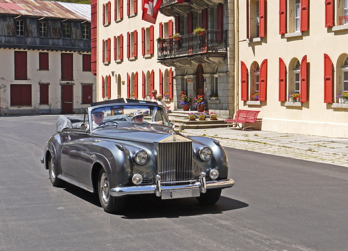劳斯莱斯、cabriolet、ride、grand hotel glacier du rhône、gletsch、valais、switzerland、passby