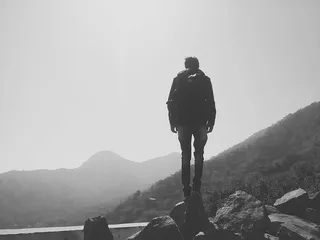 动作、成人、冒险、背包、黑白、男孩、攀登、日光